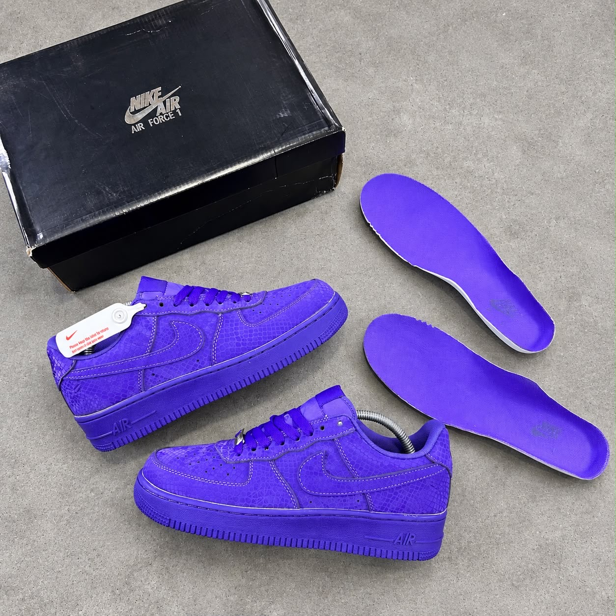 NEW KOBE BRYANT x NIKE AIR FORCE 1 LOW “PURPLE MAMBA DNA” ’SNKS