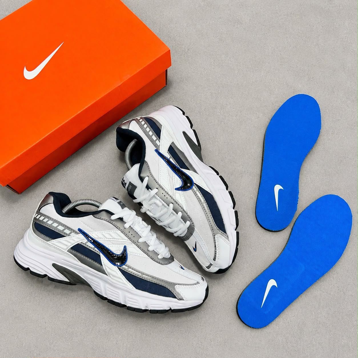 NEW NIKE INITIATOR WHITE/BLUE NIGHT/METALLIC GREY