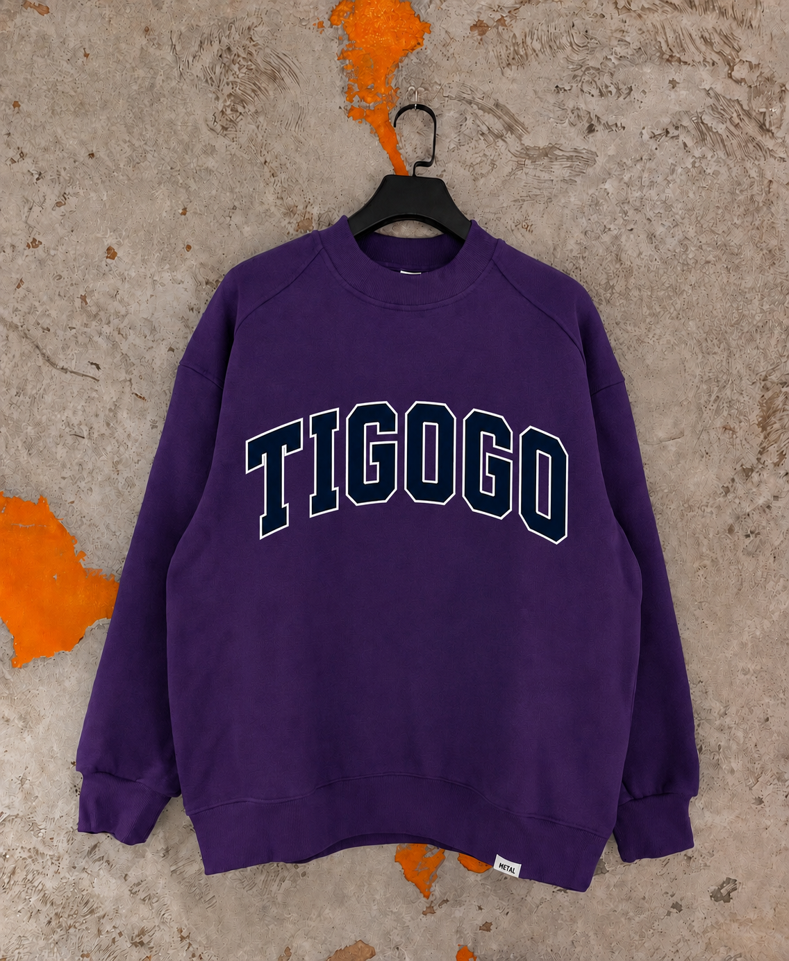 SWEATSHIRT